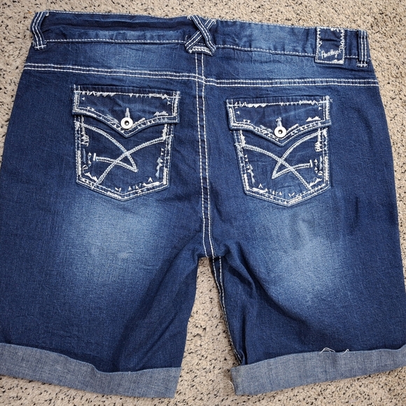 Amethyst Jean shorts size 16 - Picture 1 of 12